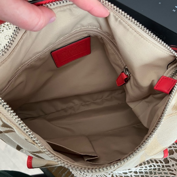 Coach crossbody hobo style purse - Picture 5 of 11